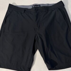 NWOT Men's Travis Mathew Short